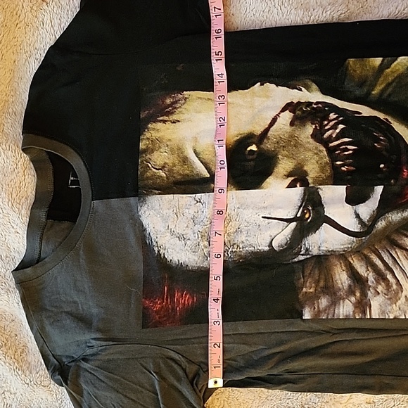 IT - XS Chapter Two Pennywise Split T-Shirt - Picture 6 of 9